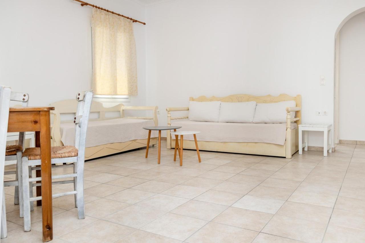 Depis Economy Apartments Naxos City ภายนอก รูปภาพ