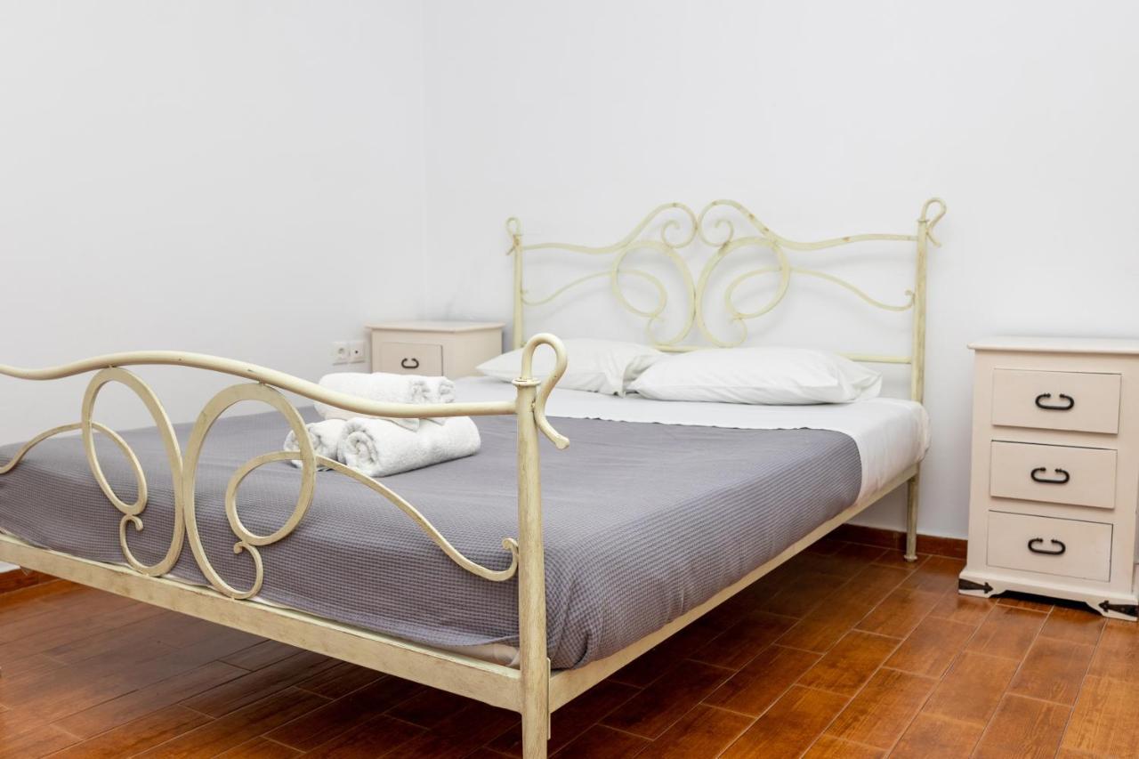 Depis Economy Apartments Naxos City ภายนอก รูปภาพ