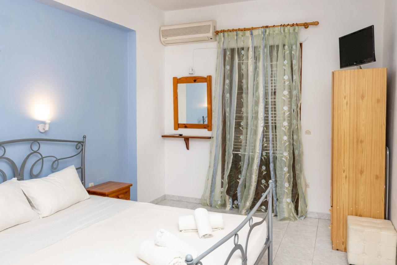 Depis Economy Apartments Naxos City ภายนอก รูปภาพ