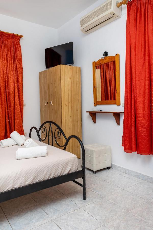 Depis Economy Apartments Naxos City ภายนอก รูปภาพ