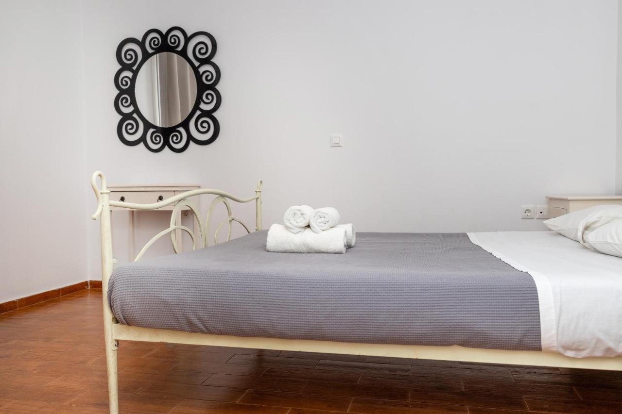 Depis Economy Apartments Naxos City ภายนอก รูปภาพ