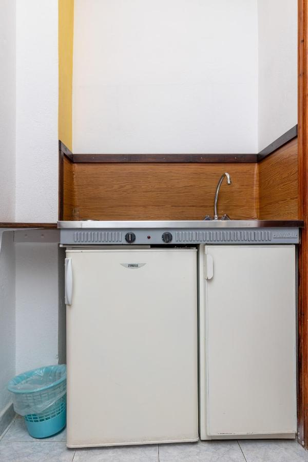 Depis Economy Apartments Naxos City ภายนอก รูปภาพ