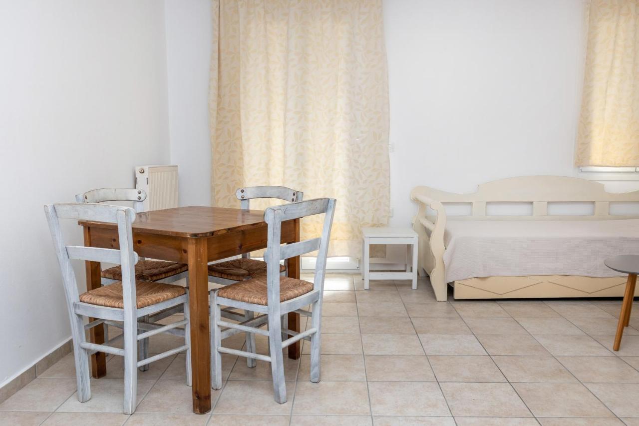 Depis Economy Apartments Naxos City ภายนอก รูปภาพ