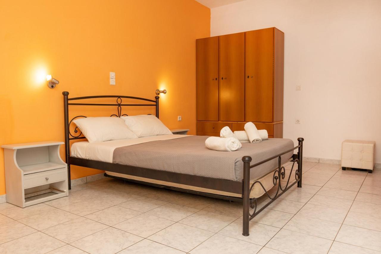 Depis Economy Apartments Naxos City ภายนอก รูปภาพ