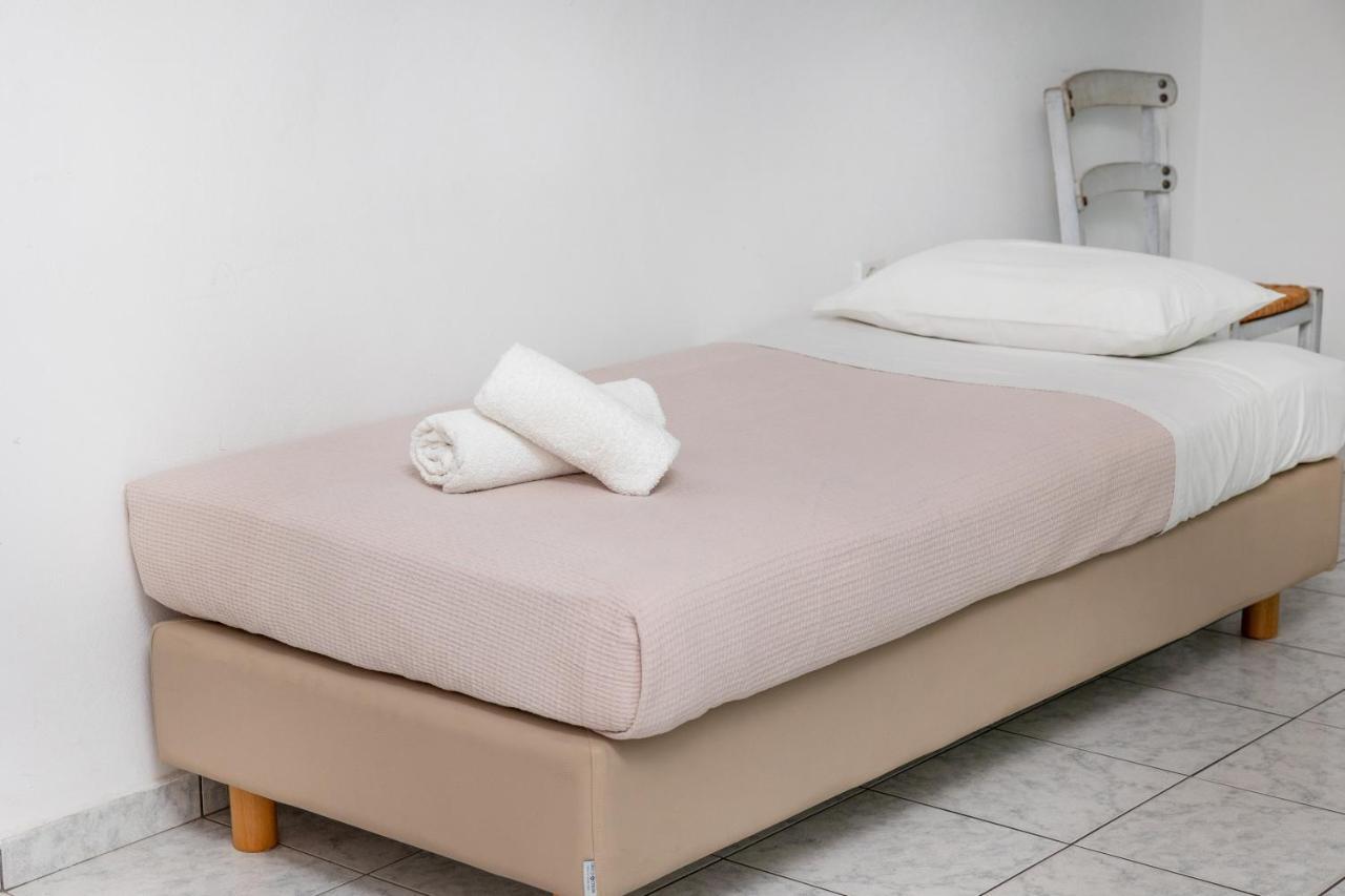 Depis Economy Apartments Naxos City ภายนอก รูปภาพ