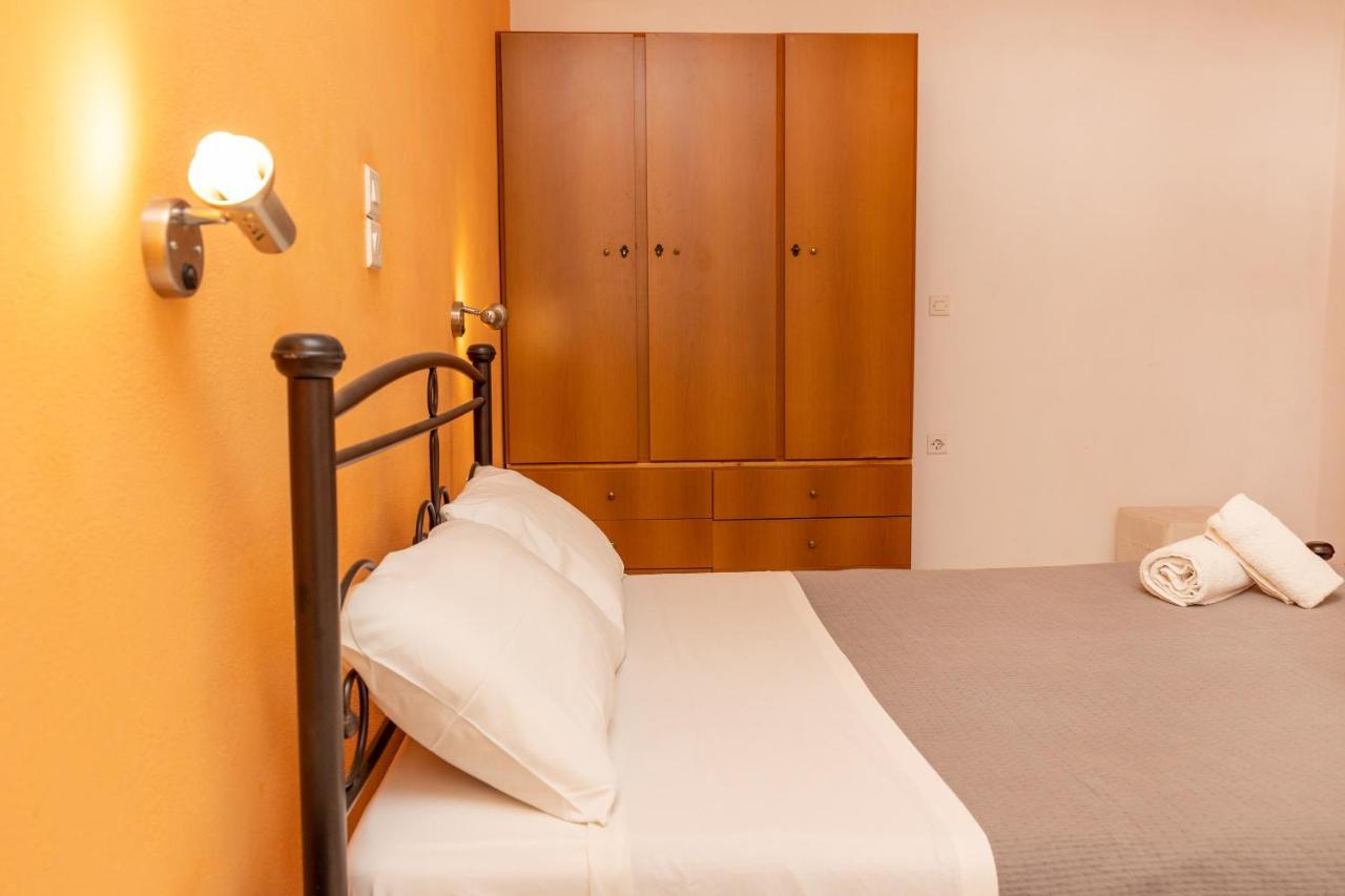 Depis Economy Apartments Naxos City ภายนอก รูปภาพ
